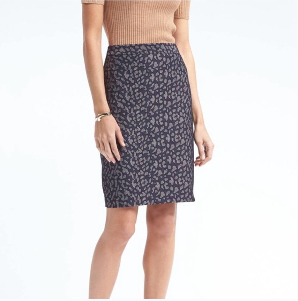 BANANA REPUBLIC Navy Pencil Animal Jacquard Textured Pencil Skirt // 10P